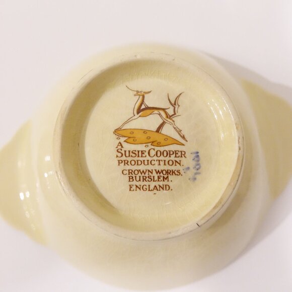 SOLD - Set of 4 Susie Cooper Blue Dresden Spray Cream Soup bowls with Liners - Picture 7 of 7